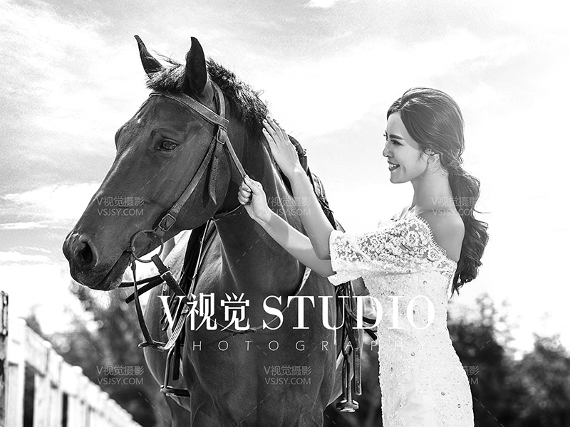 北京V视觉摄影的马场婚纱照创意拍摄