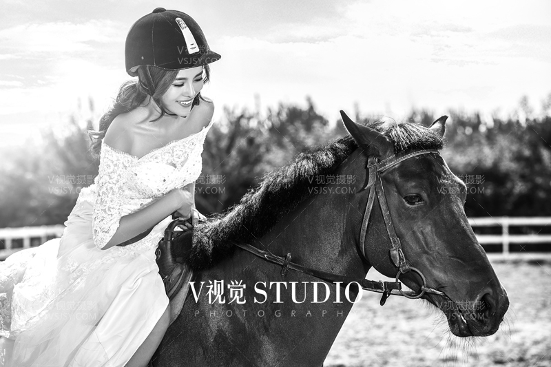 V视觉摄影的马场婚纱照价格