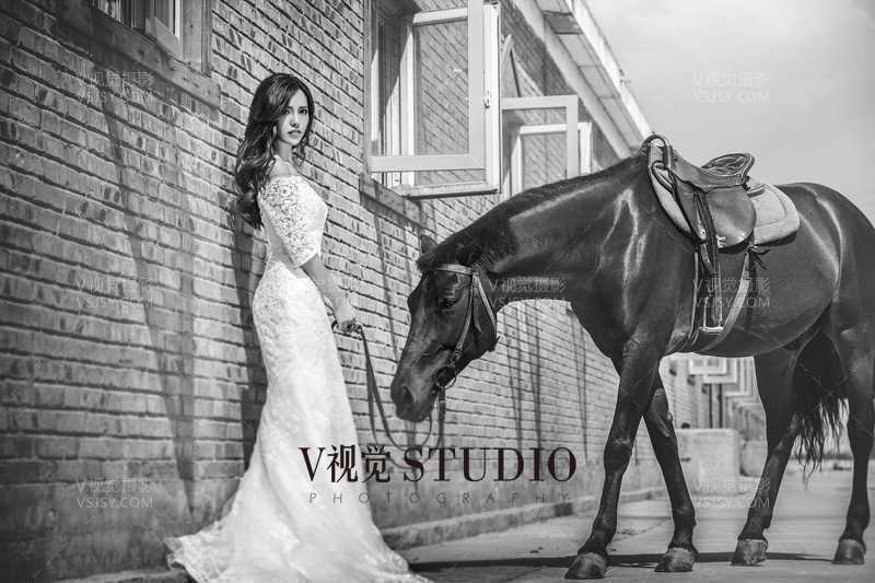 北京V视觉摄影马场婚纱照价格多少