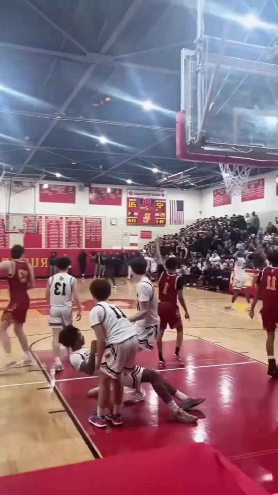 一个比一个离谱😮 盘点那些不可思议的绝杀时刻🏀